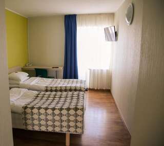 Отель Весирус Пярну Двухместный номер с 1 кроватью или 2 отдельными кроватями-11